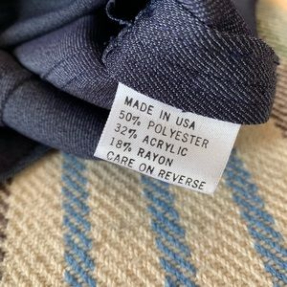 ST. JOHN BUTTON UP VEST - Picture 6 of 7